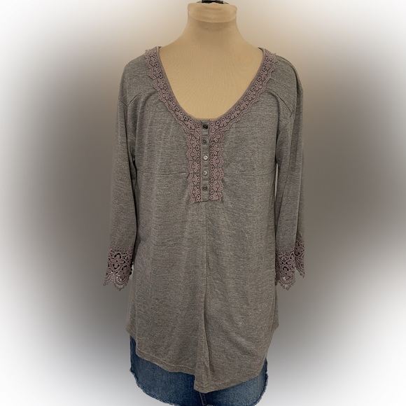 Grey Top Long Sleeve Suzanne Betro, Size 1x main image 1